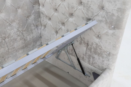 Современная мебель кровать «Мила» (Плюш Сильвер), купить недорого в фирменном салоне магазине «Моя Мебель», всего за 42 110 руб.